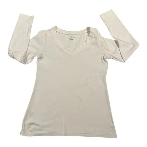 LOFT whited Fitted tee shirt. Long sleeve, v neck size small - Picture 3 of 7